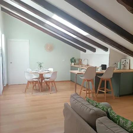 Loving My 1 - Deliziosa Mansarda In Centro * 고리치아